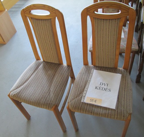 822 Kėdės 